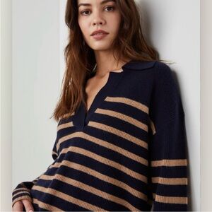 Rails Harris Merino Wool Blend V-Neck Sweater in Camel Navy Stripe Size Small